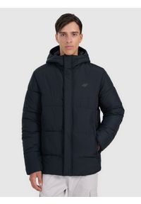 4f - 4F Kurtka puchowa z wypełnieniem syntetycznym męska - czarna S. Okazja: na co dzień. Typ kołnierza: kaptur. Kolor: czarny. Materiał: puch, syntetyk. Wzór: gładki. Sezon: zima. Styl: casual, klasyczny #1