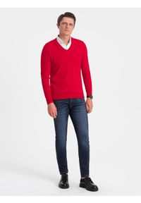 Ombre Clothing - Sweter męski z dekoltem "w serek" z koszulowym kołnierzykiem - czerwony V4. Typ kołnierza: kołnierzyk koszulowy, dekolt w serek. Kolor: czerwony. Materiał: nylon, materiał, bawełna. Styl: klasyczny