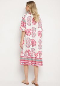 Born2be - Różowa Wiskozowa Sukienka Pudełkowa z Abstrakcyjnym Wzorem Reviona. Okazja: na co dzień, na spotkanie biznesowe. Kolor: różowy. Materiał: wiskoza. Styl: biznesowy, casual, elegancki #5