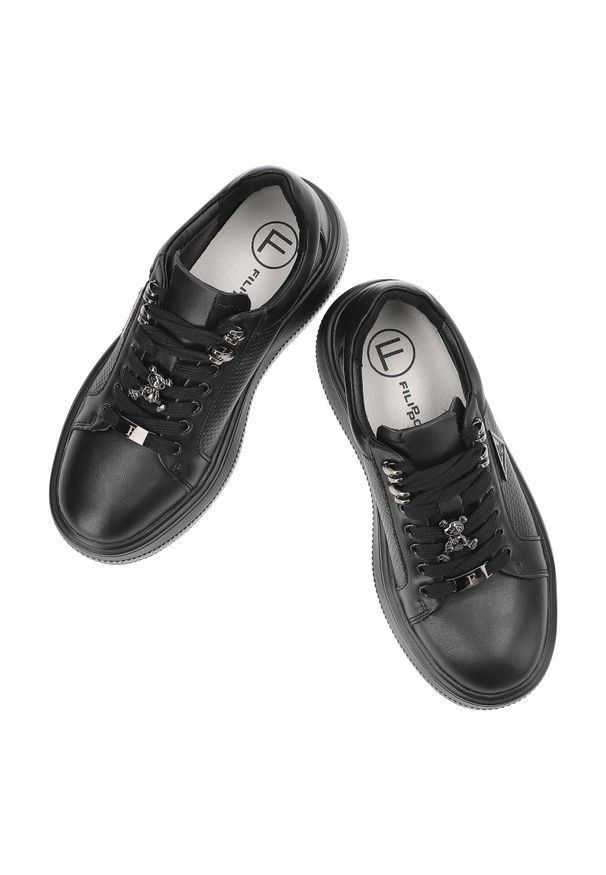 Czarne Sneakersy Filippo Modne Obuwie Damskie Na Platformie. Okazja: na co dzień, na spacer. Zapięcie: sznurówki. Kolor: czarny. Materiał: jeans, skóra. Obcas: na platformie. Styl: sportowy, casual, elegancki