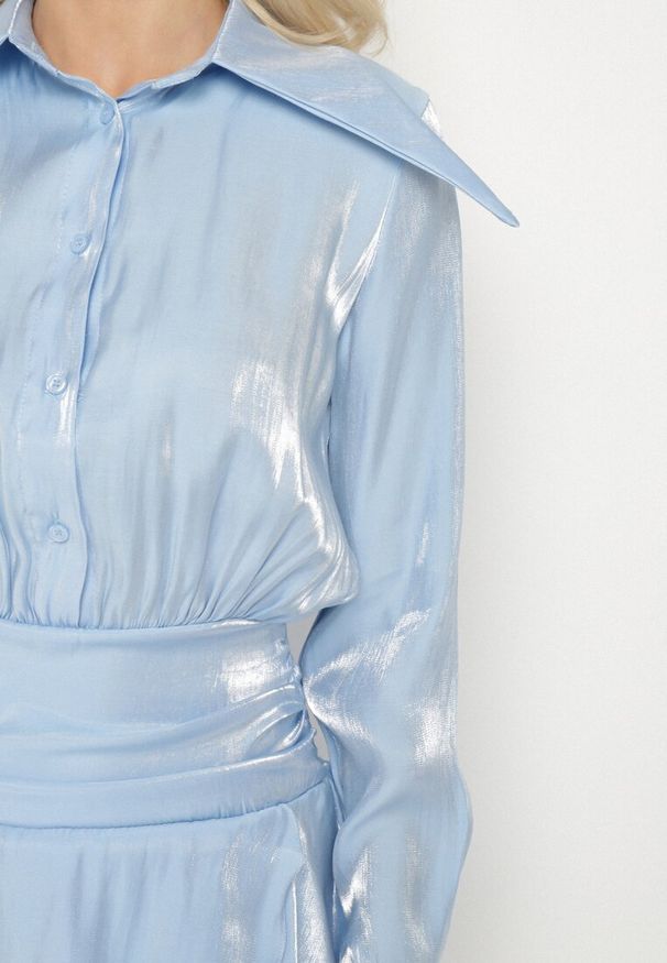 Born2be - Niebieska Sukienka z Wiskozy o Koszulowym Kroju z Falbankami Liova. Typ kołnierza: kołnierz z falbankami. Kolor: niebieski. Materiał: wiskoza. Typ sukienki: koszulowe