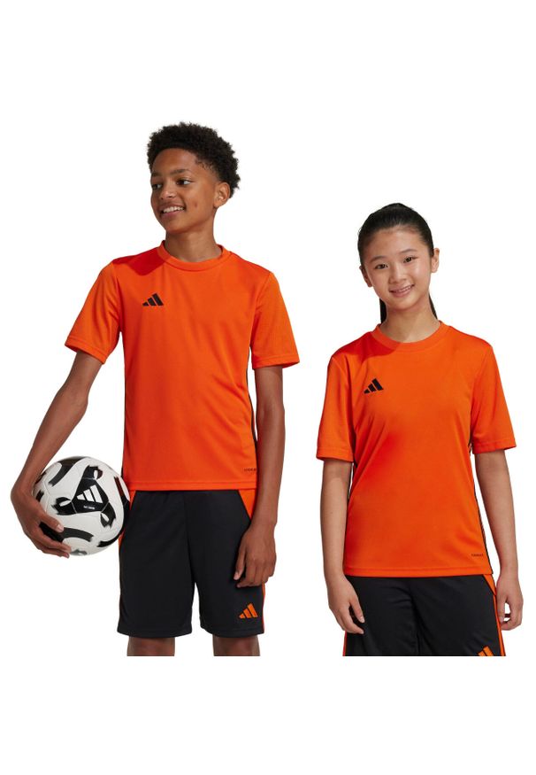 Adidas - Koszulka dla dzieci adidas Tabela 23 Jersey. Kolor: czarny, wielokolorowy, pomarańczowy. Materiał: jersey. Sport: piłka nożna