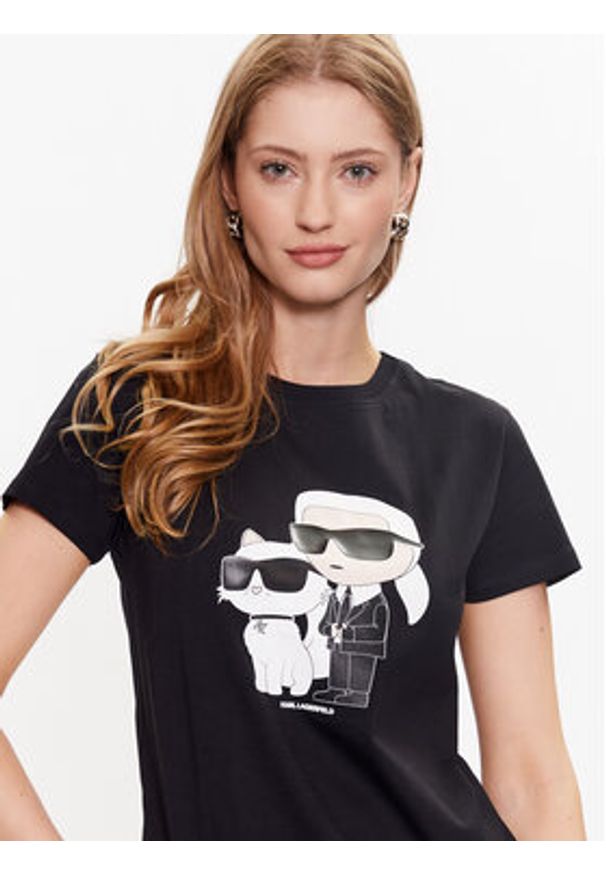 Karl Lagerfeld - KARL LAGERFELD T-Shirt Ikonik 2.0 230W1704 Czarny Regular Fit. Typ kołnierza: dekolt w karo. Kolor: czarny. Materiał: bawełna