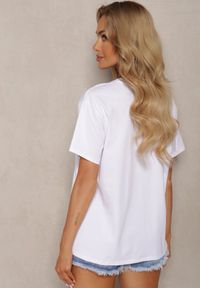 Renee - Biało-Niebieski T-shirt z Bawełny Ozdobiony Nadrukiem Tarvilla. Kolor: biały. Materiał: bawełna. Wzór: nadruk, aplikacja. Sezon: lato