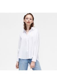 Cropp - Gładka koszula oversize - Biały. Kolor: biały. Wzór: gładki
