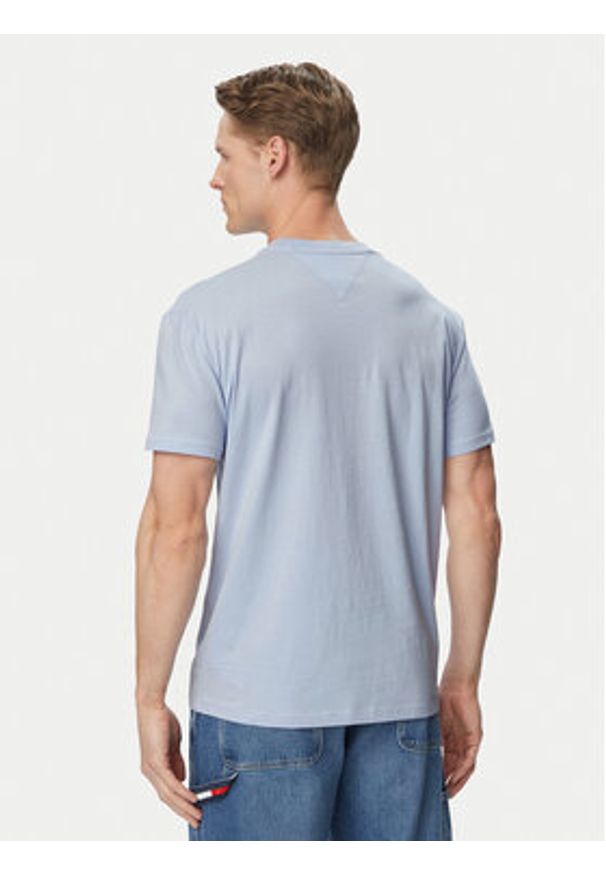 Tommy Jeans T-Shirt DM0DM20744 Niebieski jasny Regular Fit. Kolor: niebieski. Materiał: bawełna