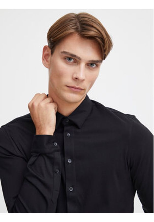 Casual Friday Koszula 20504841 Czarny Slim Fit. Okazja: na co dzień. Kolor: czarny. Materiał: bawełna. Styl: casual