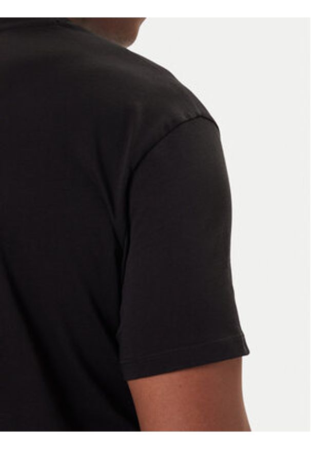 Armani Exchange T-Shirt XM001911 AF10356 MC004 Czarny Regular Fit. Kolor: czarny. Materiał: bawełna