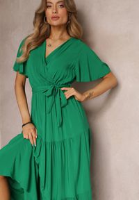 Renee - Zielona Rozkloszowana Sukienka z Wiązanym Paskiem Adotine. Kolor: zielony. Materiał: materiał. Sezon: wiosna, lato