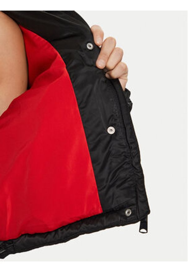 Tommy Jeans Kurtka zimowa Satin DW0DW18292 Czarny Regular Fit. Kolor: czarny. Materiał: syntetyk. Sezon: zima