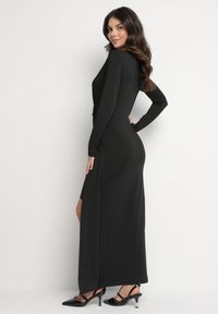 Born2be - Czarna Sukienka z Efektownym Marszczeniem i Rozcięciem z Wiskozą Kliheria. Okazja: na co dzień. Kolor: czarny. Materiał: wiskoza. Długość rękawa: długi rękaw. Styl: klasyczny, casual, elegancki #3
