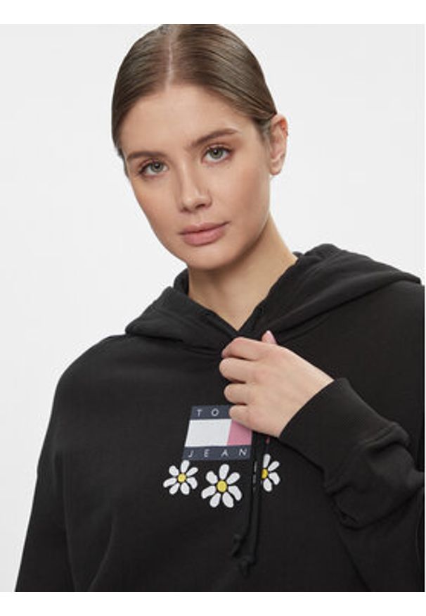 Tommy Jeans Bluza Tjw Bxy Daisy Flag Hoodie DW0DW17708 Czarny Regular Fit. Kolor: czarny. Materiał: bawełna