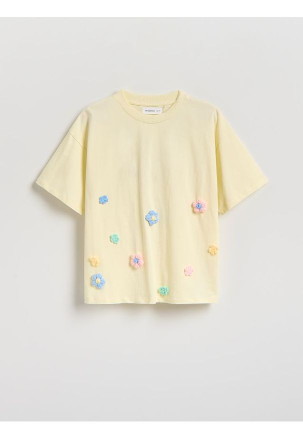 Reserved - Bawełniany t-shirt z aplikacją 3d - jasnożółty. Kolor: żółty. Materiał: bawełna. Wzór: aplikacja