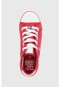 Mustang tenisówki damskie kolor czerwony. Nosek buta: okrągły. Zapięcie: sznurówki. Kolor: czerwony. Materiał: guma