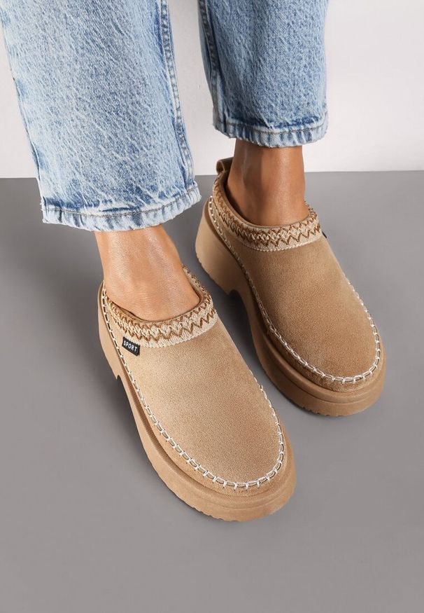 Born2be - Ciemnobeżowe Śniegowce na Grubej Podeszwie Ozdobione Przeszyciami Etteara. Okazja: na co dzień. Kolor: beżowy. Materiał: wełna. Wzór: aplikacja. Sezon: zima. Styl: casual, elegancki