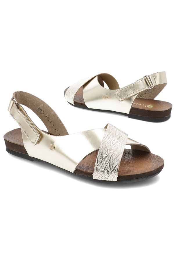 Sandały damskie Armodo, cholewka ze skóry naturalnej z kontrastowym plecionym paskiem o wzorzystym wykończeniu, złote, 40141. Zapięcie: pasek. Kolor: złoty. Materiał: skóra