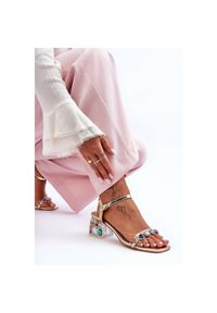 Damskie Sandały Na Obcasie Z Kryształkami Złote S.Barski MR1037-01 złoty. Zapięcie: pasek. Kolor: złoty. Materiał: skóra, tworzywo sztuczne. Wzór: aplikacja. Obcas: na obcasie. Wysokość obcasa: średni #8