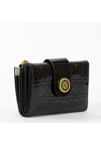 Inna - Portfel damski skórzany Monnari portmonetka pikowany lakierowany czarny PUR0150. Kolor: czarny. Materiał: lakier, skóra #3