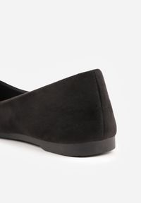 Renee - Czarne Balerinki Ashypso. Nosek buta: okrągły. Zapięcie: bez zapięcia. Kolor: czarny. Materiał: lakier. Szerokość cholewki: normalna. Obcas: na płaskiej podeszwie. Styl: klasyczny #2