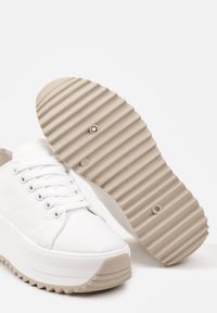 Born2be - Białe Sznurowane Sneakersy Trampki na Grubej Podeszwie z Ozdobnym Bieżnikiem Sanque. Kolor: biały. Materiał: jeans, bawełna #2