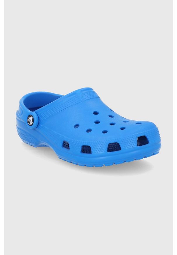 Crocs Klapki. Kolor: niebieski. Materiał: guma, materiał. Wzór: gładki. Obcas: na obcasie. Wysokość obcasa: niski