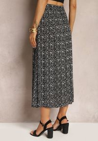 Renee - Czarna Spódnica Maxi z Wiskozy w Kwiatowy Wzór o Rozkloszowanym Fasonie Skules. Kolor: czarny. Materiał: wiskoza. Wzór: kwiaty. Styl: elegancki #5