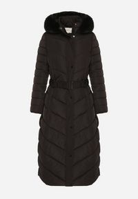 Born2be - Czarna Długa Kurtka Zimowa z Pikowaniem Paskiem i Kapturem z Futrem Retilma. Kolor: czarny. Materiał: futro. Długość: długie. Sezon: zima. Styl: elegancki #3