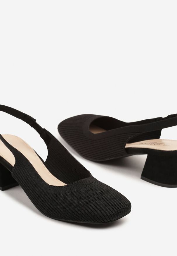 Renee - Czarne Sandały Czółenka z Kwadratowym Noskiem na Słupku Elanisia. Okazja: na co dzień. Kolor: czarny. Materiał: jeans. Wzór: aplikacja. Obcas: na słupku. Styl: elegancki, casual