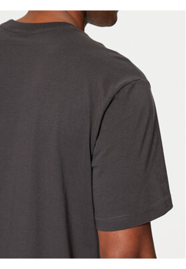 Champion T-Shirt 220278 Czarny Standard Fit. Kolor: czarny. Materiał: bawełna