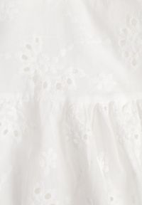 Born2be - Biała Sukienka Daphlenia. Okazja: na co dzień. Kolor: biały. Materiał: bawełna. Wzór: aplikacja. Styl: casual, klasyczny #2