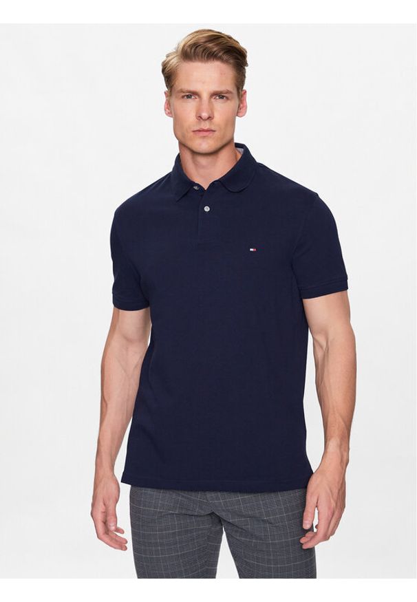 TOMMY HILFIGER - Tommy Hilfiger Polo 1985 MW0MW17770 Granatowy Regular Fit. Typ kołnierza: polo. Kolor: niebieski. Materiał: bawełna
