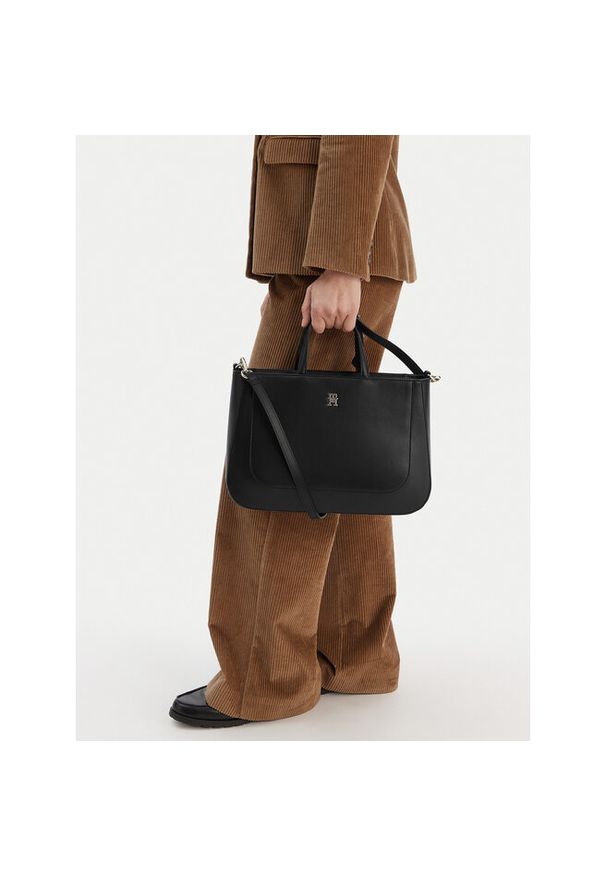 TOMMY HILFIGER - Torebka Tommy Hilfiger. Kolor: czarny
