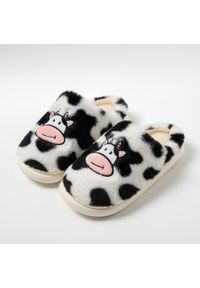 Intica - Kapcie domowe futrzane z motywem krowy Shanda. Okazja: do domu. Kolor: wielokolorowy. Materiał: futro #1