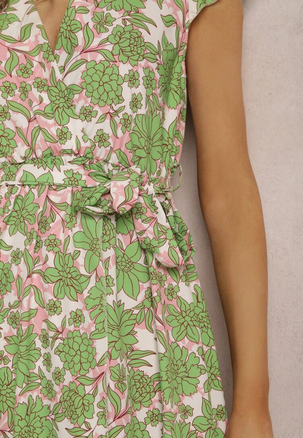 Renee - Jasnozielona Sukienka z Paskiem Helomeda. Typ kołnierza: dekolt kopertowy. Kolor: zielony. Materiał: materiał, tkanina. Wzór: kwiaty. Typ sukienki: kopertowe. Długość: maxi