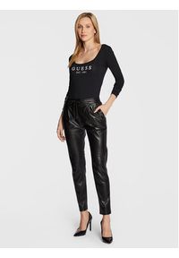 Guess Bluzka Carrie O2BM31 KBBU1 Czarny Regular Fit. Kolor: czarny. Materiał: bawełna #2