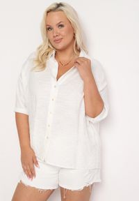 Born2be - Biała Koszula Bawełniana z Krótkim Rękawem i Kołnierzem Talavia. Okazja: na co dzień. Kolekcja: plus size. Kolor: biały. Materiał: bawełna. Długość rękawa: krótki rękaw. Długość: krótkie. Styl: klasyczny, casual, elegancki