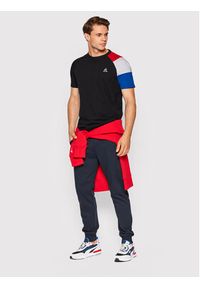 Le Coq Sportif T-Shirt 2210553 Czarny Regular Fit. Kolor: czarny. Materiał: bawełna