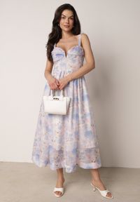 Born2be - Niebieska Romantyczna Sukienka o Rozkloszowanym Kroju na Ramiączkach w Kwiaty Isiresha. Okazja: na wesele, na co dzień, na randkę, na ślub cywilny. Kolor: niebieski. Materiał: poliester. Długość rękawa: na ramiączkach. Wzór: kwiaty. Sezon: lato. Typ sukienki: rozkloszowane, proste. Styl: casual, elegancki #8