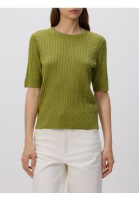 Reserved - Sweter z ozdobnym splotem - oliwkowy. Kolor: oliwkowy. Materiał: wiskoza, dzianina. Wzór: ze splotem. Styl: klasyczny