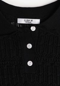 Renee - Czarna Wiskozowa Bluzka z Szydełkowym Wzorem Kołnierzykiem i Guzikami Lasthythia. Okazja: na co dzień. Kolor: czarny. Materiał: wiskoza. Styl: casual #7