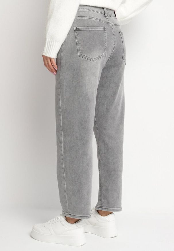 Born2be - Szare Jeansy Mom Fit z Wysokim Stanem Milapia. Okazja: na co dzień. Stan: podwyższony. Kolor: szary. Długość: długie. Styl: retro, elegancki, casual