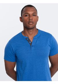 Ombre Clothing - Męski t-shirt z okrągłym rozpinanym dekoltem henley – niebieski V2. Okazja: na co dzień. Typ kołnierza: typu henley. Kolor: niebieski. Materiał: poliester, bawełna. Styl: casual #7