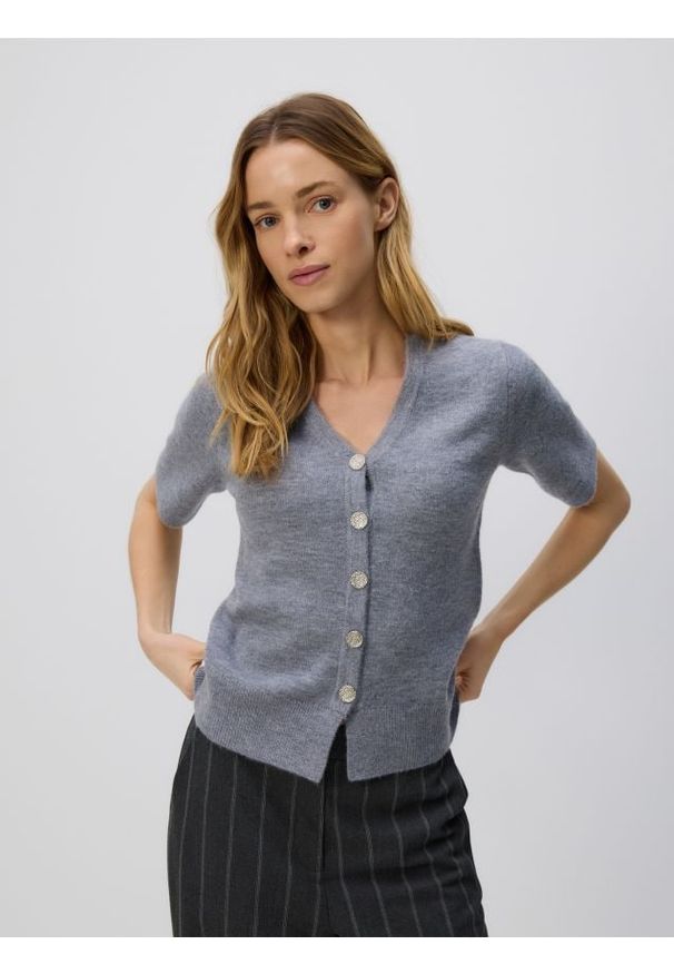 Reserved - Kardigan z dekoracyjnymi guzikami - szary. Kolor: szary. Materiał: dzianina, wełna