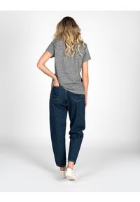 Pepe Jeans T-Shirt "Bibiana" | PL504817 | Bibiana | Kobieta | Szary. Okazja: na co dzień. Kolor: szary. Materiał: bawełna, poliester, wiskoza. Wzór: nadruk, aplikacja. Styl: casual