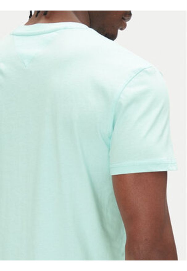 Tommy Jeans T-Shirt Linear Logo DM0DM20744 Zielony Regular Fit. Kolor: zielony. Materiał: bawełna