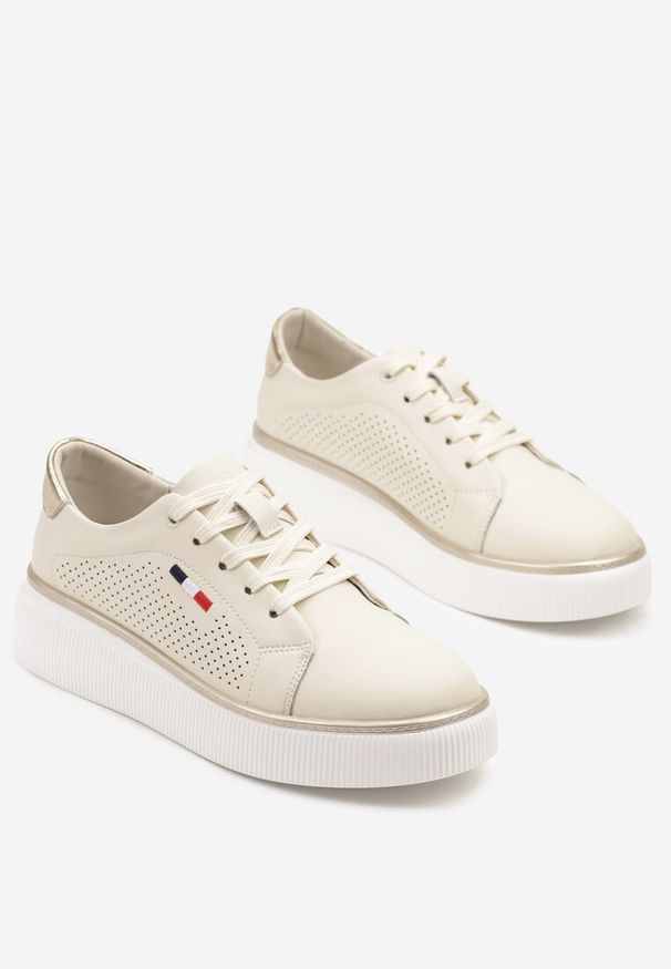 Born2be - Beżowe Sneakersy ze Skóry Naturalnej Ozdobione Perforacją Halaviona. Okazja: na co dzień. Kolor: beżowy. Materiał: skóra. Wzór: aplikacja. Obcas: na platformie