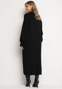 Born2be - Czarna Pudełkowa Sukienka Sweterkowa z Wiskozą Szerokimi Rękawami i Kołnierzykiem Rinfera. Kolor: czarny. Materiał: wiskoza. Typ sukienki: proste. Styl: wizytowy, elegancki #4