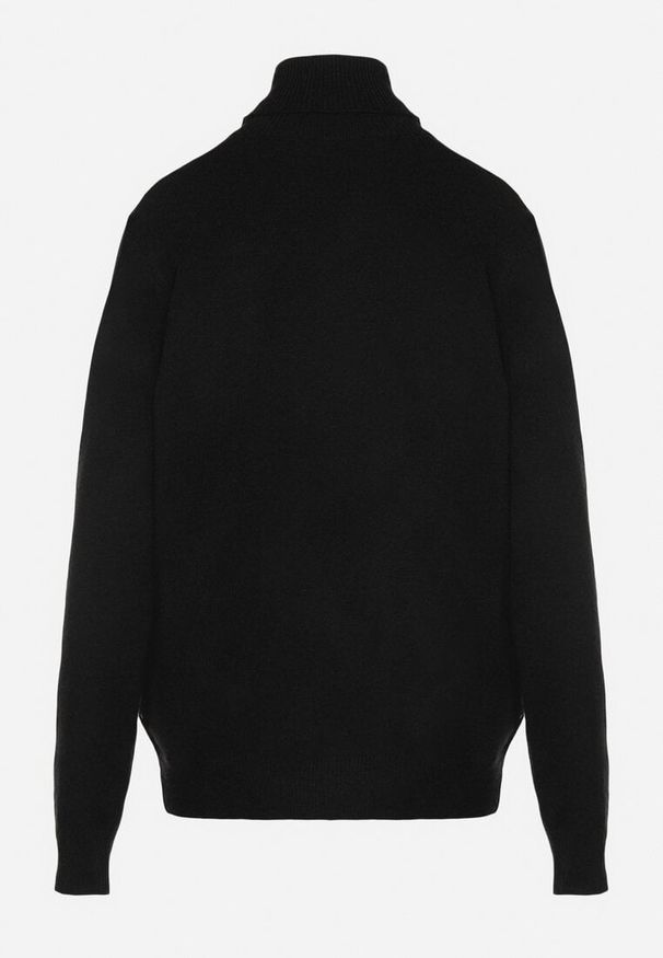 Born2be - Czarny Casualowy Golf z Wełną o Prostym Kroju Reiselia. Okazja: na co dzień. Typ kołnierza: golf. Kolor: czarny. Materiał: wełna. Styl: casual