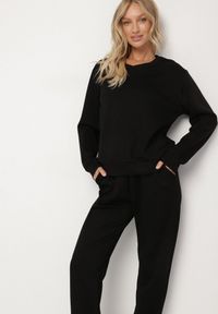 Born2be - Czarny Komplet Dresowy z Bawełną Bluza i Spodnie ze Ściągaczami Anirrive. Kolor: czarny. Materiał: dresówka, bawełna #3
