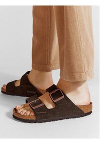 Birkenstock Klapki Arizona Bs 0951313 Brązowy. Kolor: brązowy. Materiał: skóra, zamsz